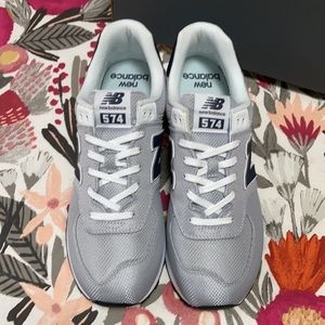 BRAND NEW: New Balance Men’s “Classic” 574 size 11
